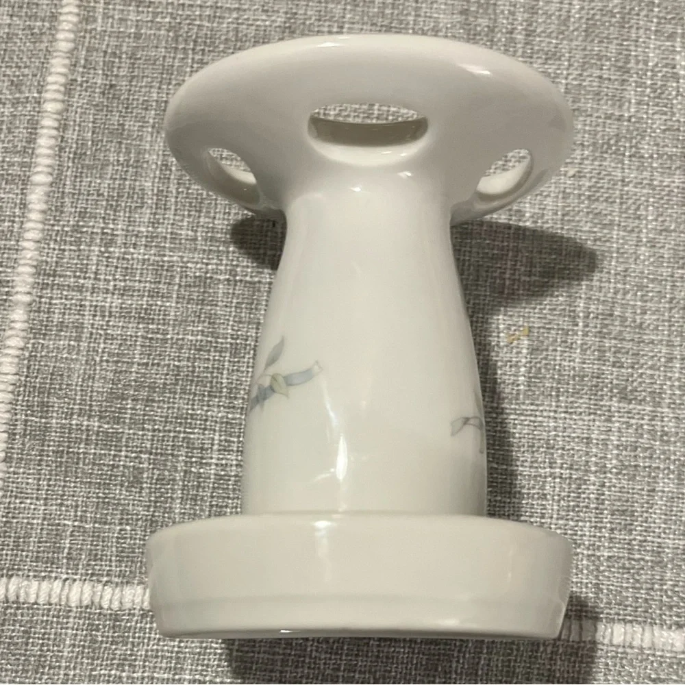 Porcelain Toothbrush Holder. Excellent used condition